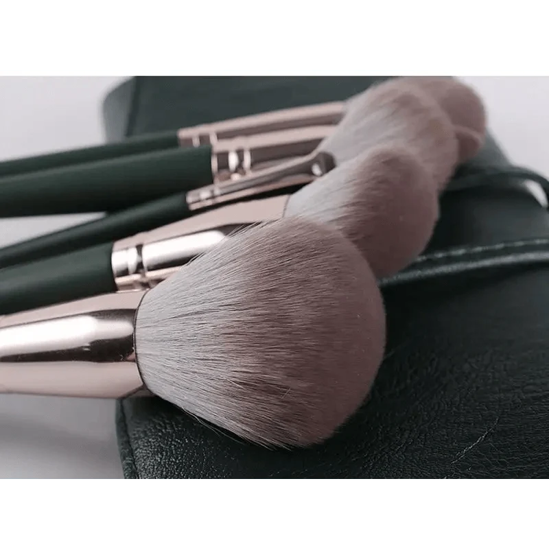 Additional view of the 14-Piece Makeup Brush Set