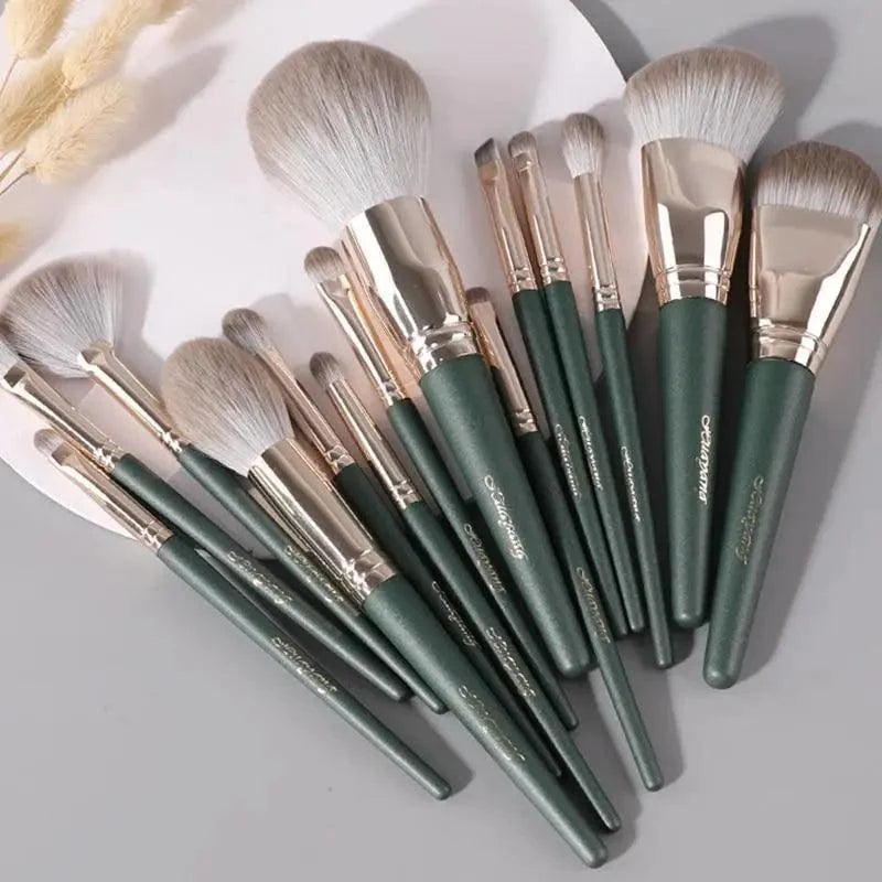 Additional view of the 14-Piece Makeup Brush Set
