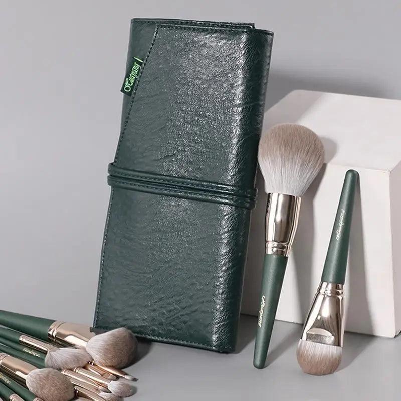 Additional view of the 14-Piece Makeup Brush Set