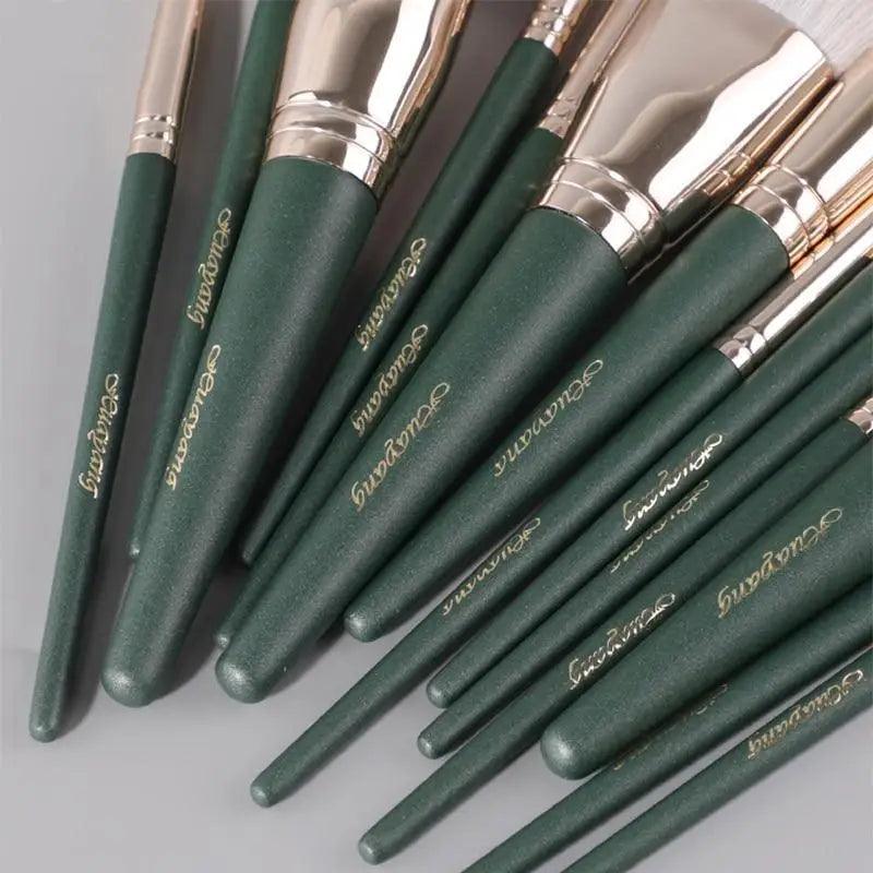 Additional view of the 14-Piece Makeup Brush Set